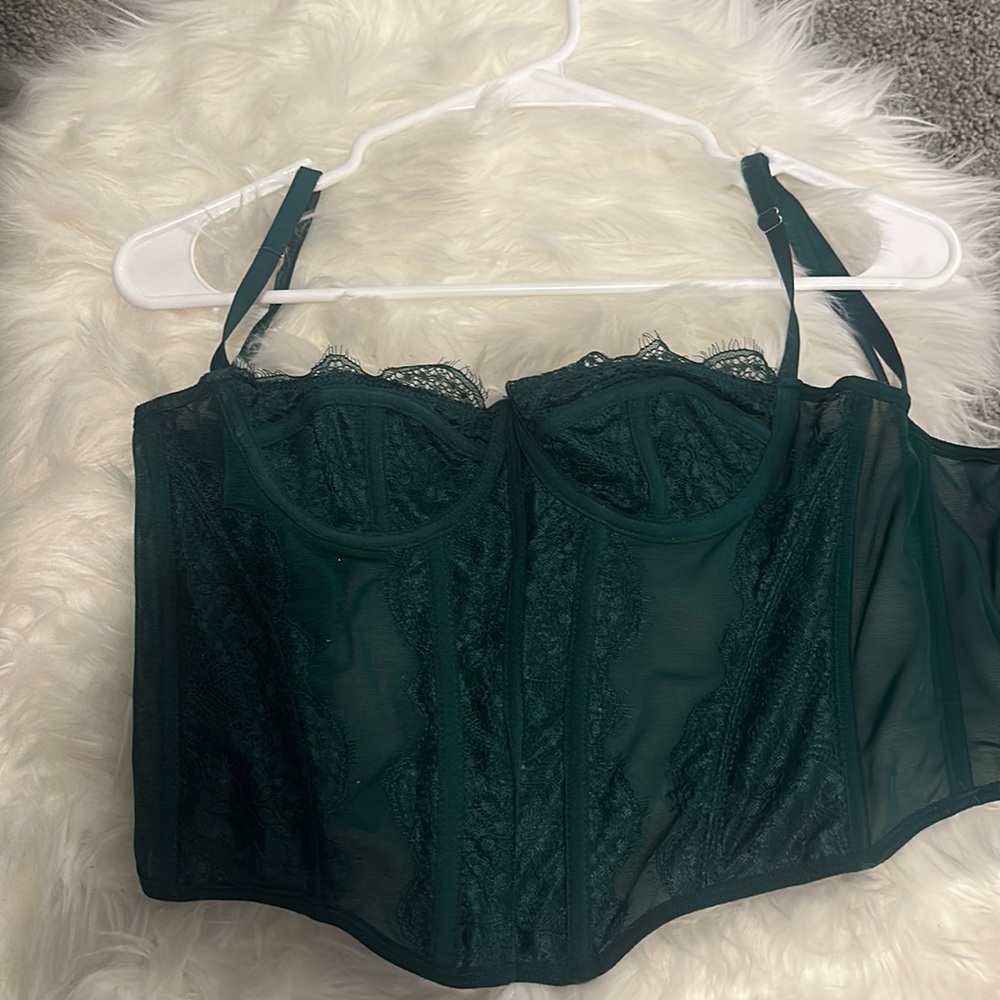 urban outfitters green corset